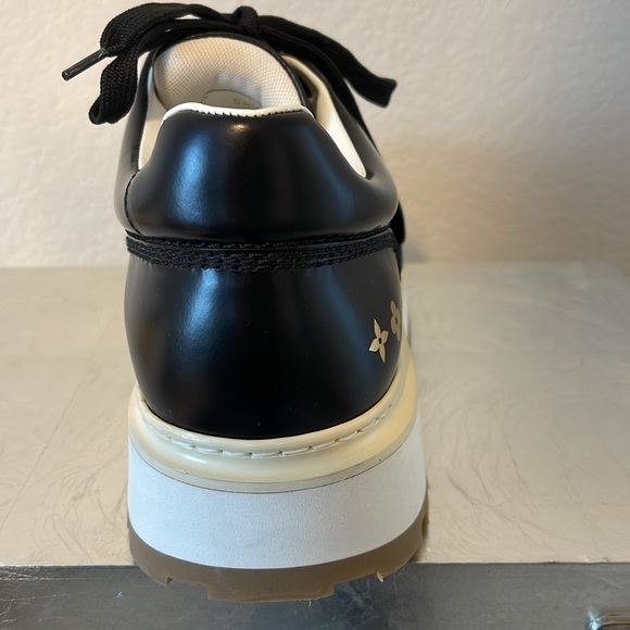 Louis Vuitton Absesses Sneaker monogram flower gold metallic detail - Picture 12 of 16